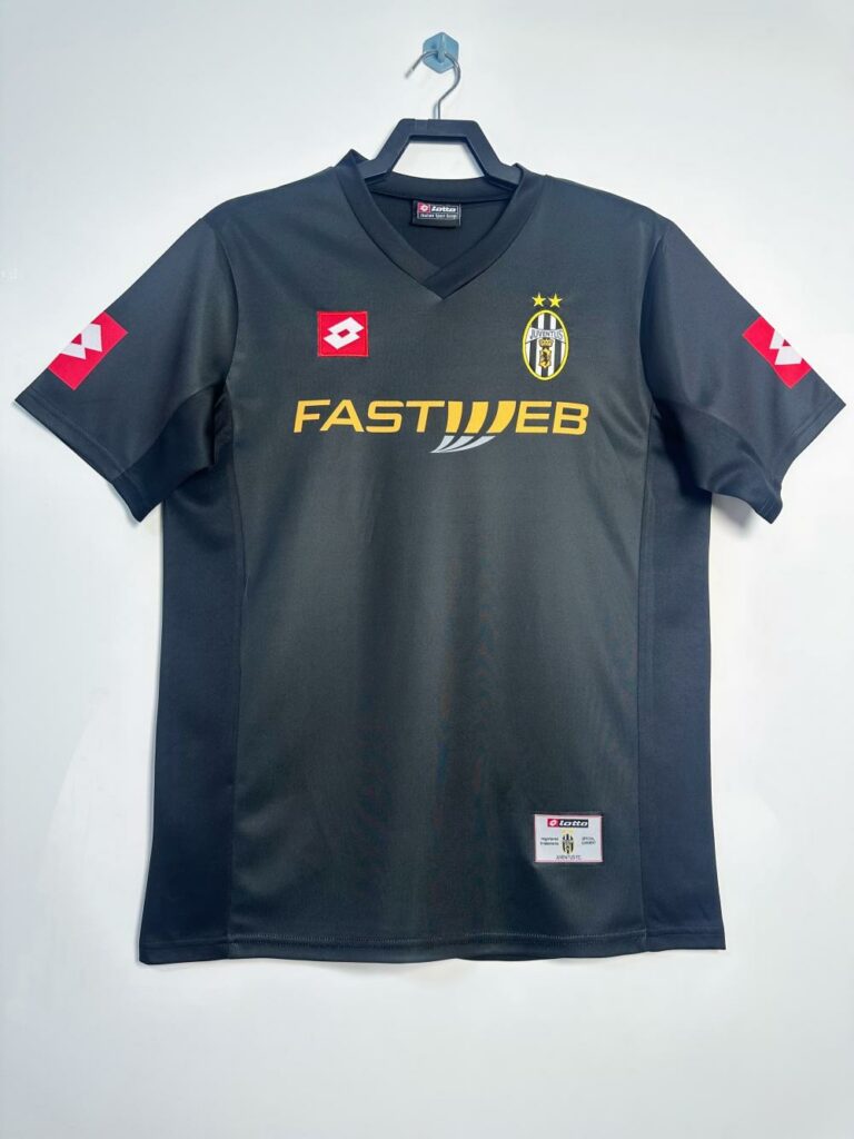 Juventus 2001-02 – Extérieur