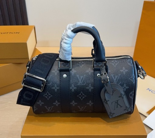 Sac Keepall Bandoulière 25 en toile Monogram Éclipse