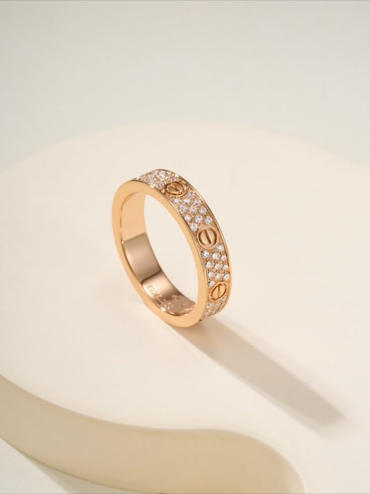 Bague Love pavée de diamants
