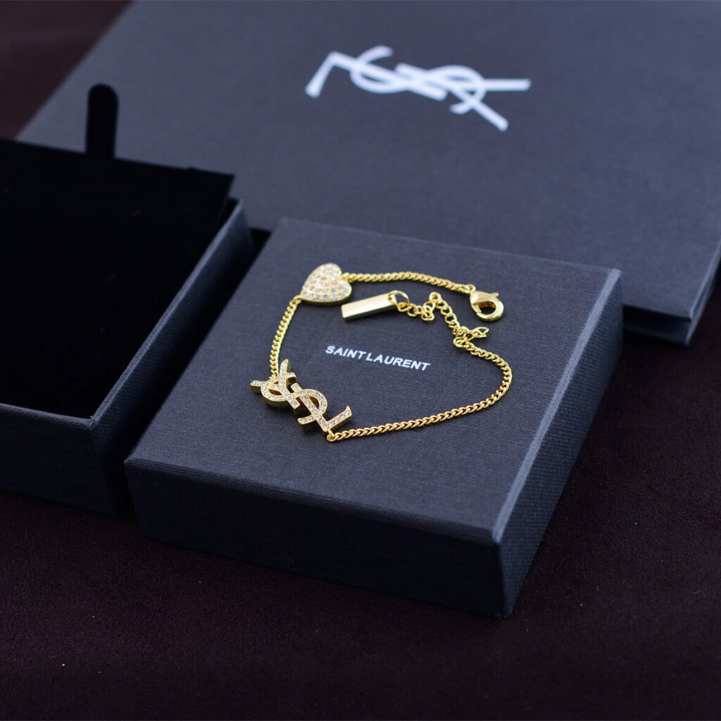 Bracelet Cassandre avec charm cœur et strass