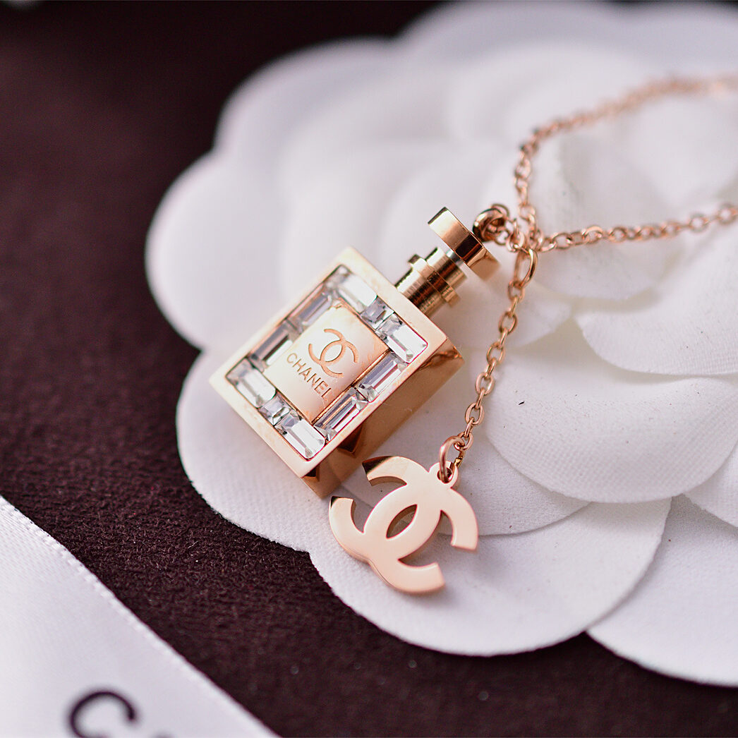 Pendentif Flacon de Parfum N°5 et breloque logo