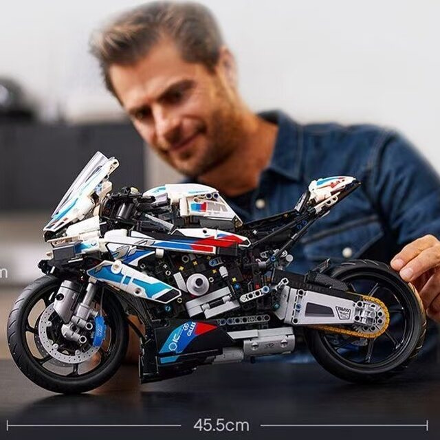 BMW M 1000 RR